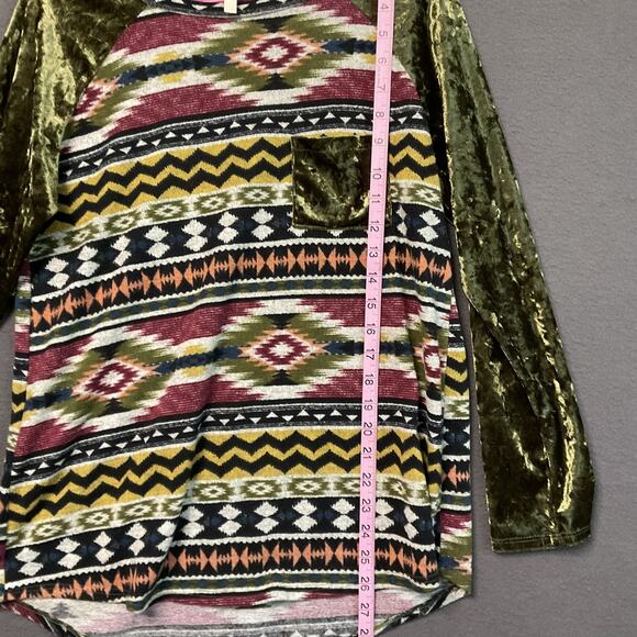Lilypad Shirt Womens Medium Aztec Boho Pattern Green Velvet Sleeve Pocket Long - Picture 3 of 6